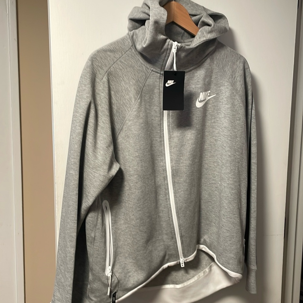 Nike Women’s Full Zip Hoodie - XL- NWT-(Loose Fit)